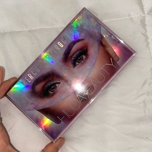 💗Huda beauty mercury retrograde palette💗